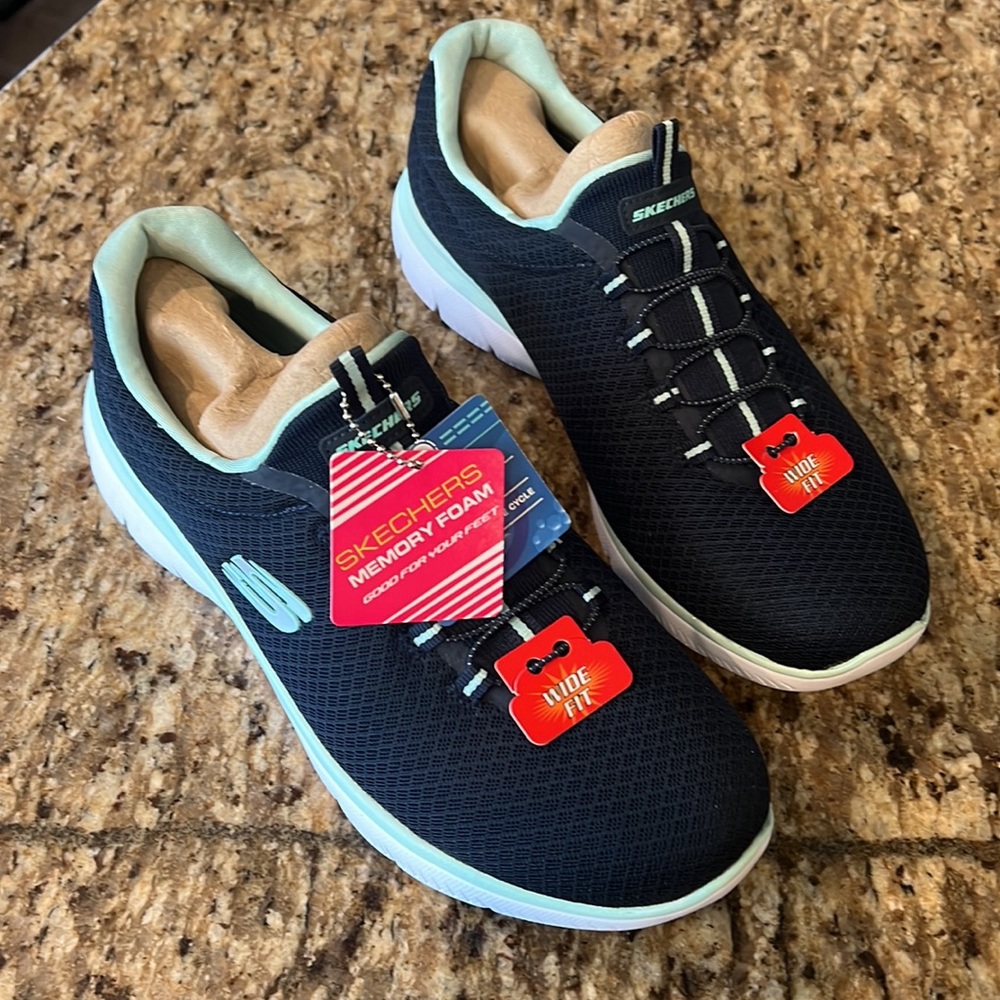 Skechers Sport, Summit, Memory Foam Walking Shoe Women’s Size 11 Wide
